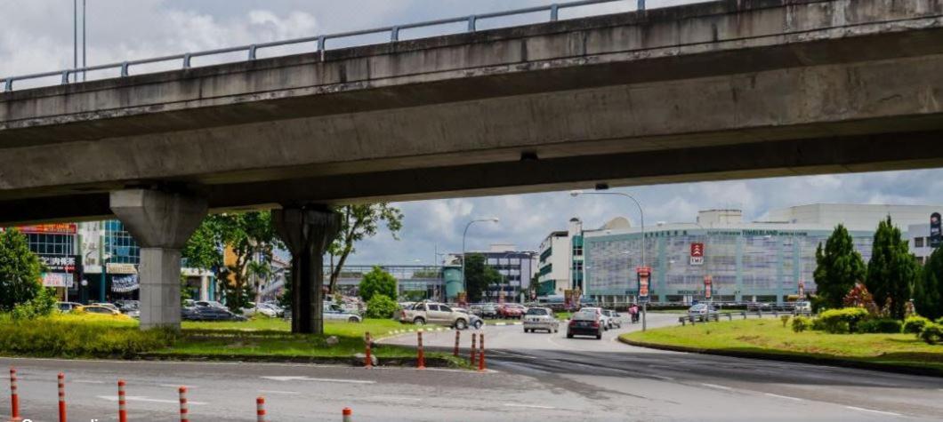 Roxy Hotel & Apartments Kuching Exterior photo