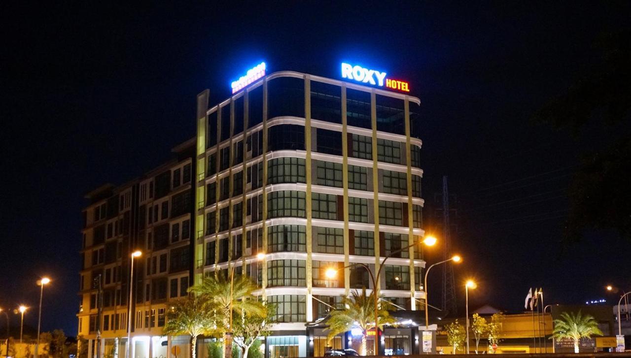 Roxy Hotel & Apartments Kuching Exterior photo