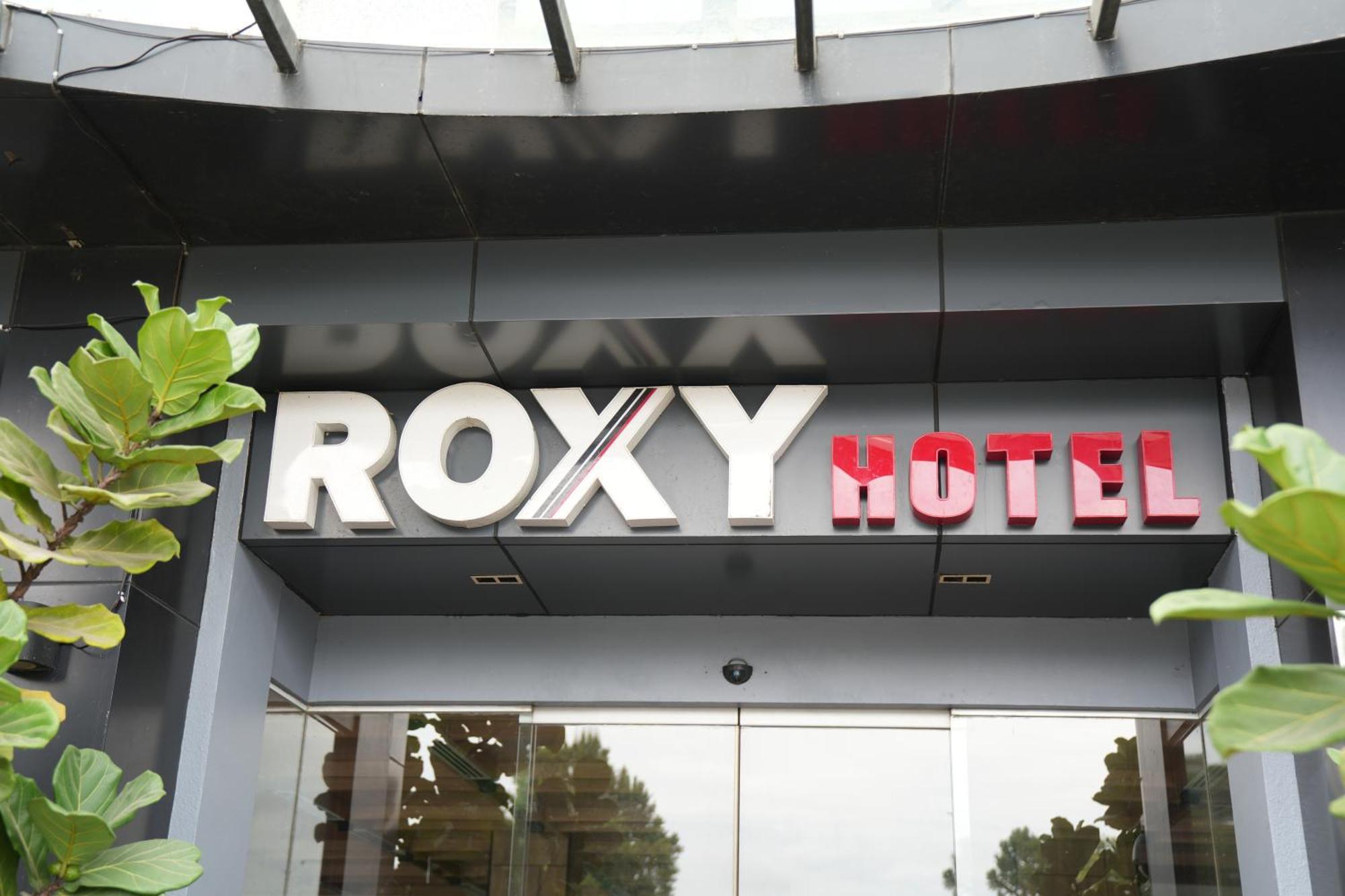 Roxy Hotel & Apartments Kuching Exterior photo