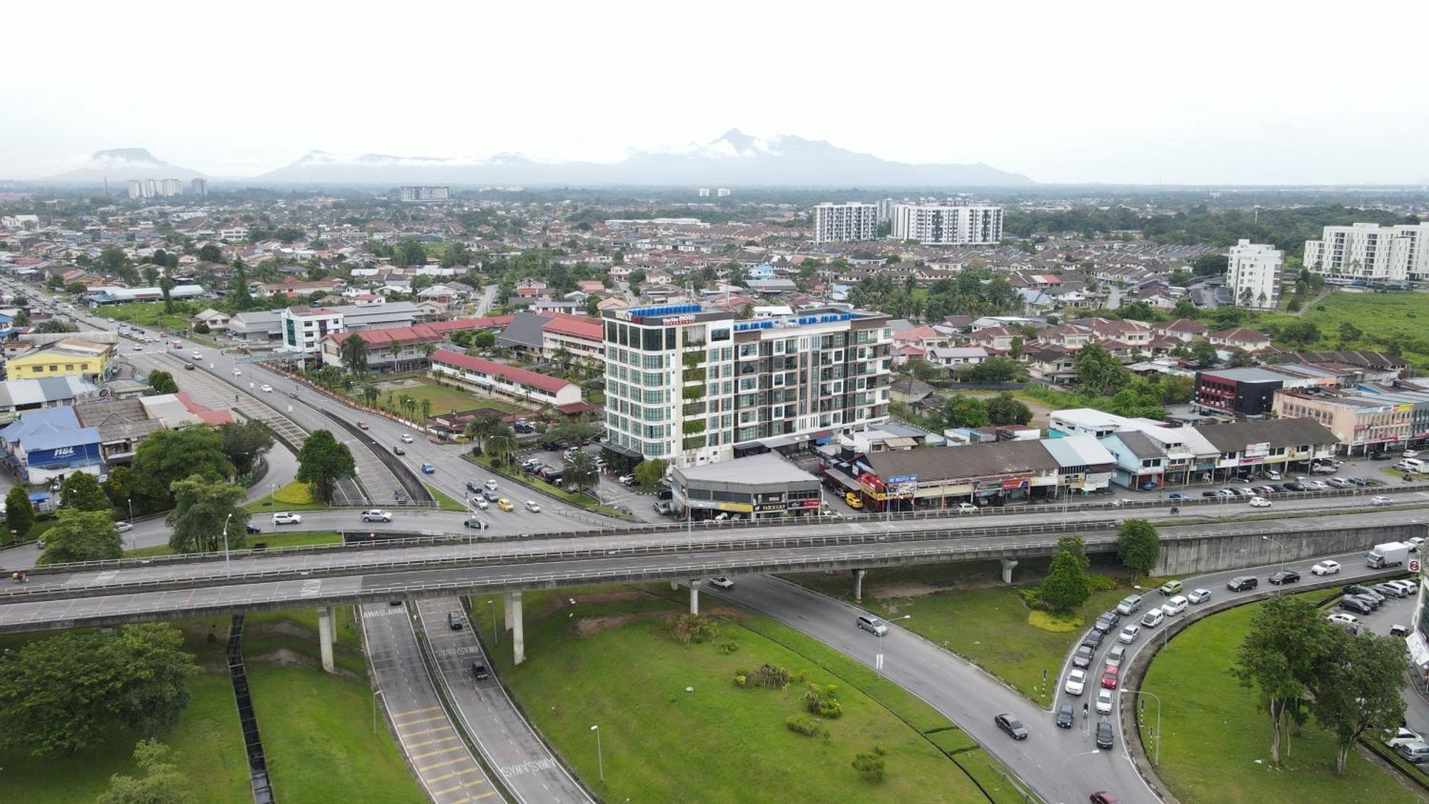 Roxy Hotel & Apartments Kuching Exterior photo