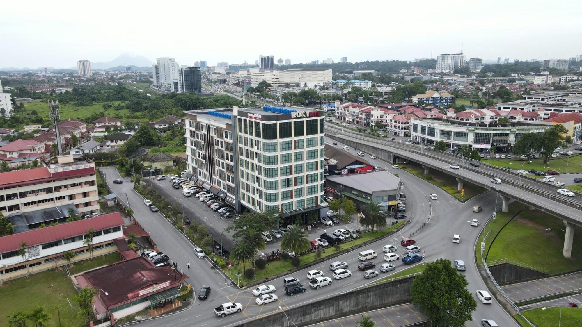 Roxy Hotel & Apartments Kuching Exterior photo