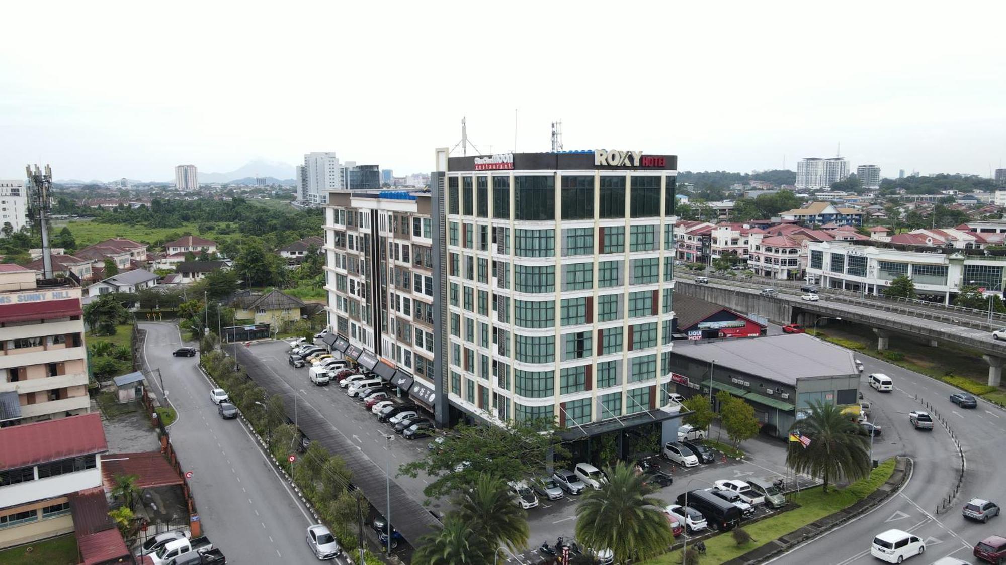 Roxy Hotel & Apartments Kuching Exterior photo